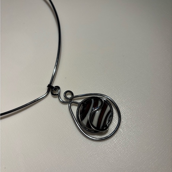 Necklace - Picture 2 of 3